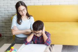 Vì đâu con chán học?