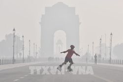 Chất lượng không khí tại New Delhi lại giảm xuống mức 'rất kém'
