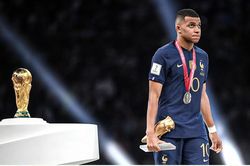 Mbappe thất vọng vì tuyển Pháp thua Argentina