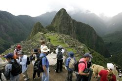 Peru điều trực thăng sơ tán du khách mắc kẹt ở Machu Picchu