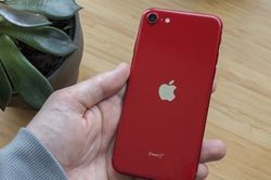Người dùng không mặn mà, Apple có thể cho 'khai tử' dòng iPhone giá rẻ này