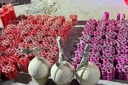 Bắt 4 đối tượng buôn bán, sản xuất pháo nổ trái phép