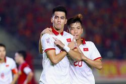 Tuyển Việt Nam thắng to, lo chút ít