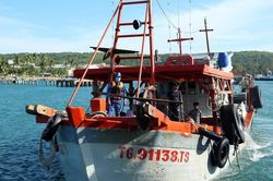 Cảnh sát biển Việt Nam phát hiện tàu chở 70.000 lít dầu DO không rõ nguồn gốc