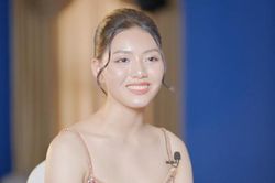 Thí sinh 18 tuổi: 'Mẹ chỉ cho tôi tham gia Hoa hậu Việt Nam'