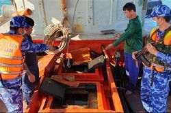 Bắt giữ tàu chở 70.000 lít dầu DO không rõ nguồn gốc