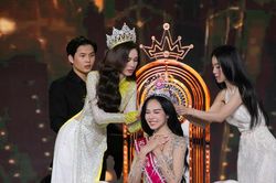 Huỳnh Thị Thanh Thủy đăng quang Hoa hậu Việt Nam 2022