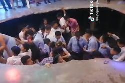 Peru: Hố tử thần bất ngờ xuất hiện ở sàn nhảy biến 'đêm vũ hội thành bi kịch'