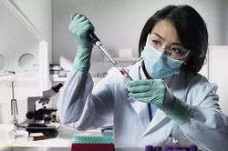 Nhật Bản phê duyệt bộ xét nghiệm máu chẩn đoán bệnh Alzheimer