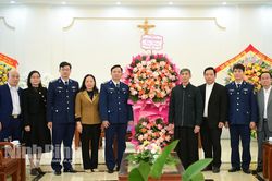 Bộ Tư lệnh Vùng cảnh sát biển 1 chúc mừng nhân dịp Lễ Giáng sinh năm 2022