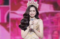 'Đỗ Thị Hà khóc giàn giụa trong hậu trường hoa hậu'