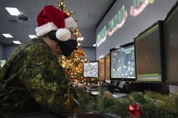Quân đội Mỹ: Ông già Noel vẫn đi phát quà bất chấp bão tuyết