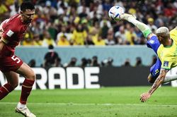 Cú 'ngả bàn đèn' của Richarlison là bàn thắng đẹp nhất World Cup 2022