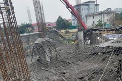 Sập giàn giáo công trình tòa nhà Trung tâm Thương mại và dịch vụ cho thuê trên đại lộ Lê Nin