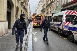 Hé lộ thông tin về kẻ gây ra vụ xả súng chết chóc ở trung tâm Paris