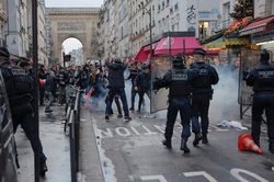 Pháp: Đụng độ giữa cảnh sát và người Kurd ở Paris sau vụ xả súng
