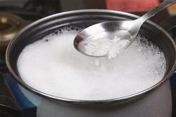 Hàng triệu phụ nữ sẽ hối hận vì không biết dùng nước cơm chống nắng