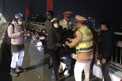 Buồn chuyện gia đình, thanh niên nảy sinh ý định nhảy cầu tự tử và cái kết