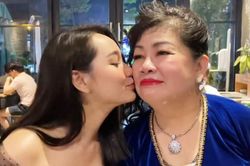 Trúc Anh hôn má, thân thiết 'nhà sản xuất trăm tỷ' Dung Bình Dương sau ồn ào kiện tụng