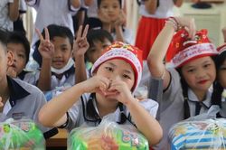 Mong ước của những trẻ em nhập cư gửi ông già Noel
