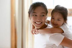Người mẹ sẵn sàng 'hoang phí' ở ba khía cạnh này, đứa trẻ khi lớn lên sẽ càng nổi bật