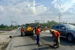 Khắc phục hư hỏng trên tuyến đường tránh nam Hải Vân