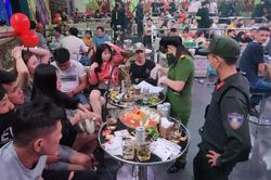 Gần 140 'dân chơi' dương tính ma túy trong bar Paradise đêm Noel