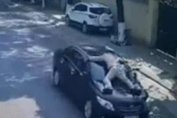 Vi phạm nồng độ cồn, tài xế hất văng CSGT lên nắp capo để bỏ chạy
