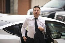 Năm thất vọng nhất trong lịch sử của Tesla