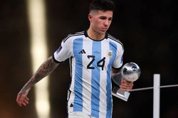 Tin chuyển nhượng 26/12: MU chi 106 triệu mua nhà vô địch World Cup