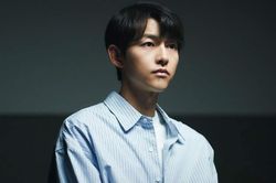 Vừa công bố có người yêu mới, Song Joong Ki nhận ngay tin buồn khiến fan hốt hoảng