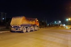 Côn đồ dùng dao đâm tài xế xe tải trọng thương