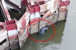 Cảnh sát CNCH cứu thanh niên bỏ lại xe máy nhảy cầu Sài Gòn tự tử