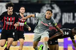 Milan: Chờ cuộc trẻ hóa hàng công