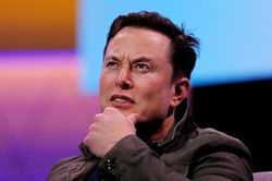 Phản ứng của tỷ phú Elon Musk trước 'dự đoán năm mới' trở thành tổng thống Mỹ