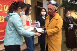 Chính trị - Xã hội An sinh xã hội Trao 200 suất quà cho người dân ở A Lưới