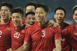 Việt Nam lại thắng Malaysia: Đá bóng bằng cả trái tim