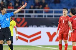 Tin nóng AFF Cup ngày 28/12: Tuyển Việt Nam đến Singapore, thẻ đỏ của Văn Toàn là bài học