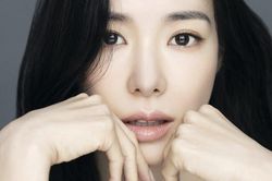 Tiffany Young của Girls' Generation phản hồi việc bị chê diễn xuất trong 'Reborn Rich': 'Tôi là một tân binh'