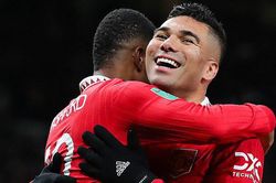 Casemiro được CĐV MU gọi là 'quái vật' sau màn trình diễn trước Nottingham Forest