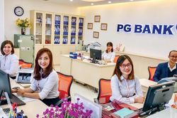 Áp lực tăng vốn điều lệ đè nặng nhà băng