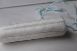 Cả người bốc mùi, cô gái đi khám phát hiện điều kinh dị