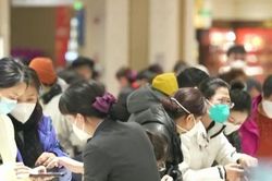 Ngành bán lẻ Trung Quốc sôi động trước Tết