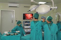 Đau ngực và khó thở dai dẳng sau mắc Covid-19, vào viện phát hiện phổi đông đặc