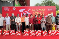 Gần 5.000 phần quà Tết Nhân ái cho người có hoàn cảnh khó khăn dịp Tết Quý Mão