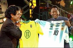 Ngày Pele biến giấc mơ của Maradona thành hiện thực