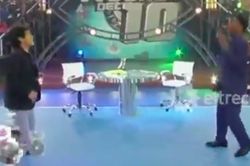 Video Maradona thỏa mãn giấc mơ đánh đầu chuyền bóng với Pele gây sốt trở lại