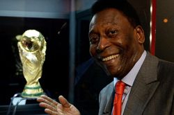 Lý do Pele là cầu thủ duy nhất được tôn là biểu tượng Internet