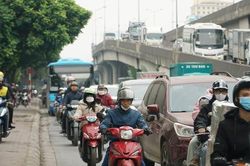 Người dân Thủ đô 'chật vật' về quê sớm nghỉ Tết Dương lịch