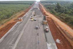 Hình ảnh bất ngờ ở tuyến cao tốc Phan Thiết - Dầu Giây ngày thông xe kỹ thuật